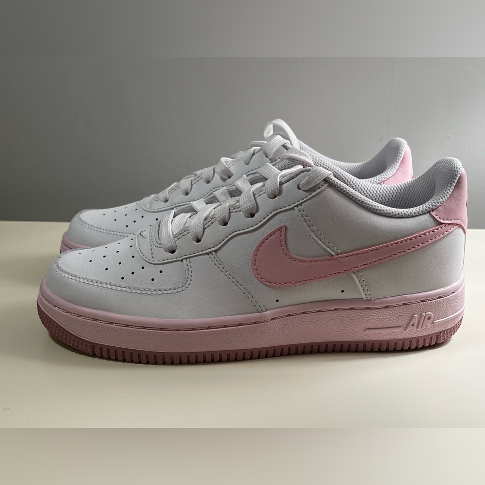 Nike Air Force 1 Shoes Sneakers Low Pink White Youth Size 5.5Y New with Box